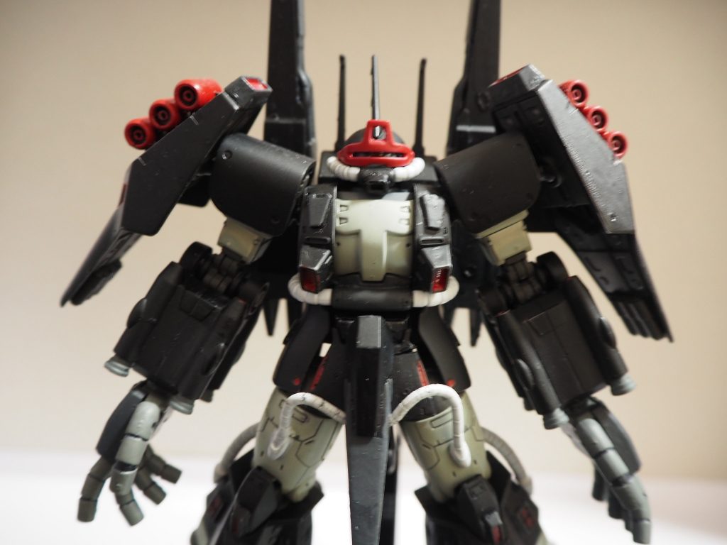 腕がかなり大きいので、上半身マッチョになりましたが、強そうには見えます。