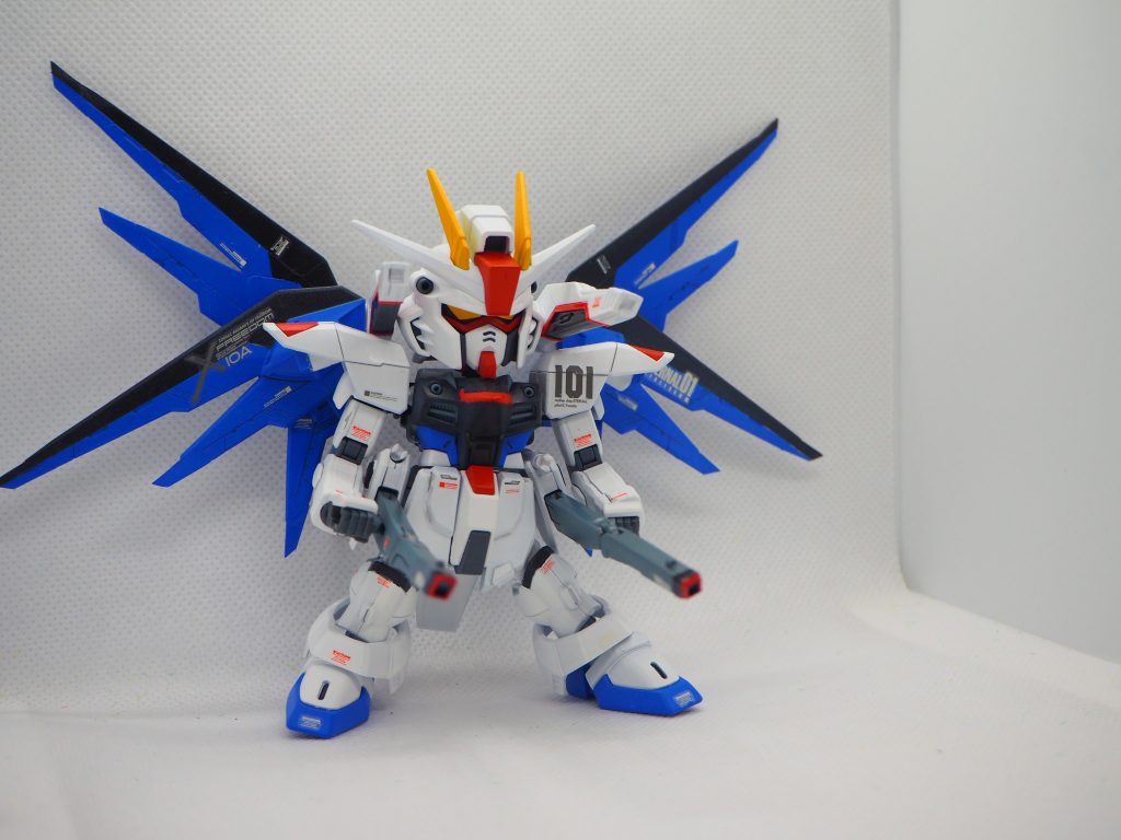 ハイマットモードも再現可能！
腰のレールガンはHGのものを短縮しました！