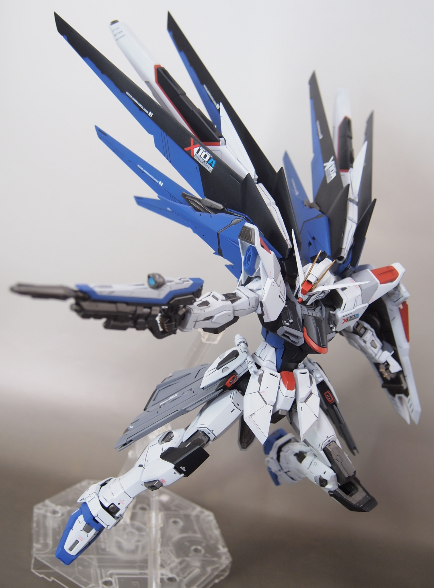 MG フリーダムガンダム ver.2.0 完成品 塗装済み - 模型/プラモデル