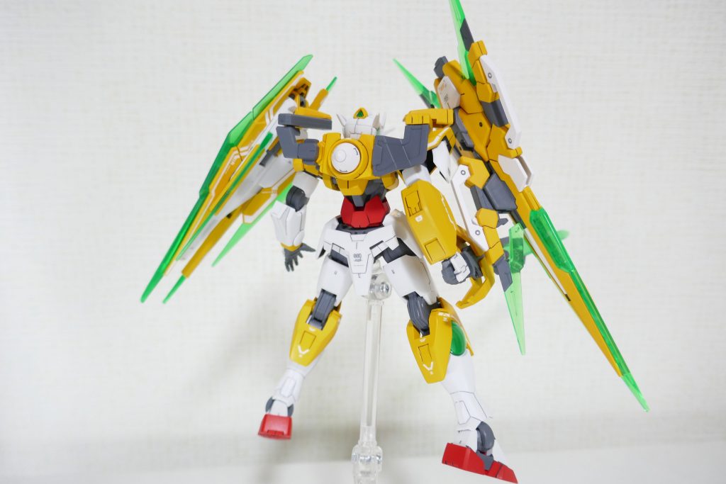 リア。GNソードⅣを装備してフルセイバーになってGNドライヴがコーン型に戻ったのは嬉しいですw