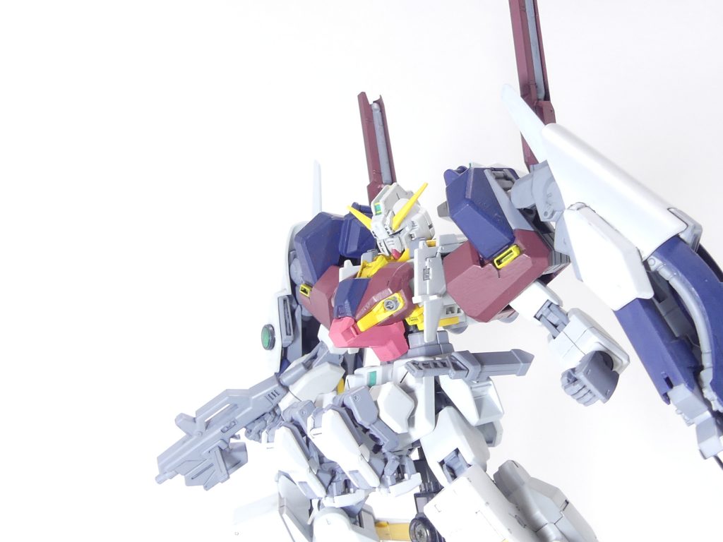 ロ「「GBNW:EX」EX33トップ写真の別テイク。カメラ性能などもあり、詳しく「撮影」と言われても解説は難しい。先程の撮影環境にしても自宅環境などもある・・・自分で探すよりないのだ。もちろん、「ピントを合わせる」「撮影時ぶれないように」など基本的な部分は守ろう。もちろん、高いカメラほど性能は良くなるし細かい色味の調節ができるようになる。プラモのためだけにカメラを買うかどうかはともかく・・・」