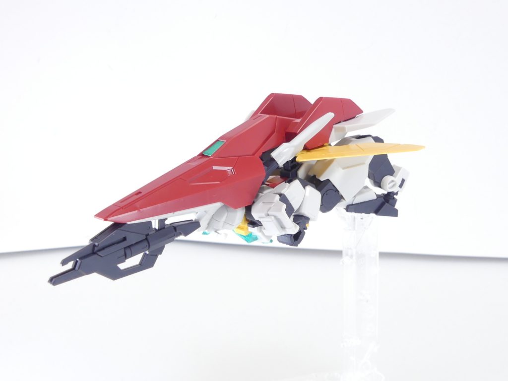 コアフライヤー：シールドにもなる変形用ユニット・コアディフェンサーを用いて簡易変形。コアガンダムIになかった飛行能力を得た。コアディフェンサーは機首差し替え式。接続は元コアシールドの３ミリ軸、四角軸、そしてプラネッツ軸とよりどりみどり。変形時は背中と腰のプラネッツ穴に四角軸部分を変形させてロックします。先端にはコアスプレーガンをつけて。･･･ちなみにそのさらに先、先端にもプラネッツっぽい穴が開いているような・・・？