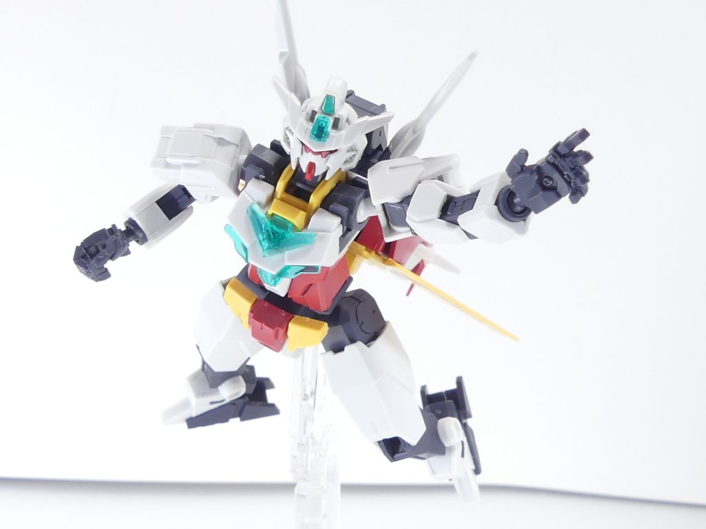 コアガンダムII：惑星・エルドラ事件。エルドラの月での戦いは、ヒロト達新生「ビルドダイバーズ」の敗北に終わった。いったんは躊躇する四人であったが、ヒロトはムカイ・ヒナタの後押しなどもあって再起を決意、コアガンダムをエルドラでの経験を元にバージョンアップさせた。改装された本機は、出力面、そして構造面が主に強化されている。コアガンダムIIでの最大の変更点は、腹が通常ガンプラと同じ二段ボール可動になったこと、同システムに対応する左平手と、筆者的にプラネッツシステム最大の弱点だと思っていた武器持ち手首に一体式のものが追加されたこと。OPのサビ前のポーズは･･･ビルハンを対応するように削って再現したほうがよさそうかな。