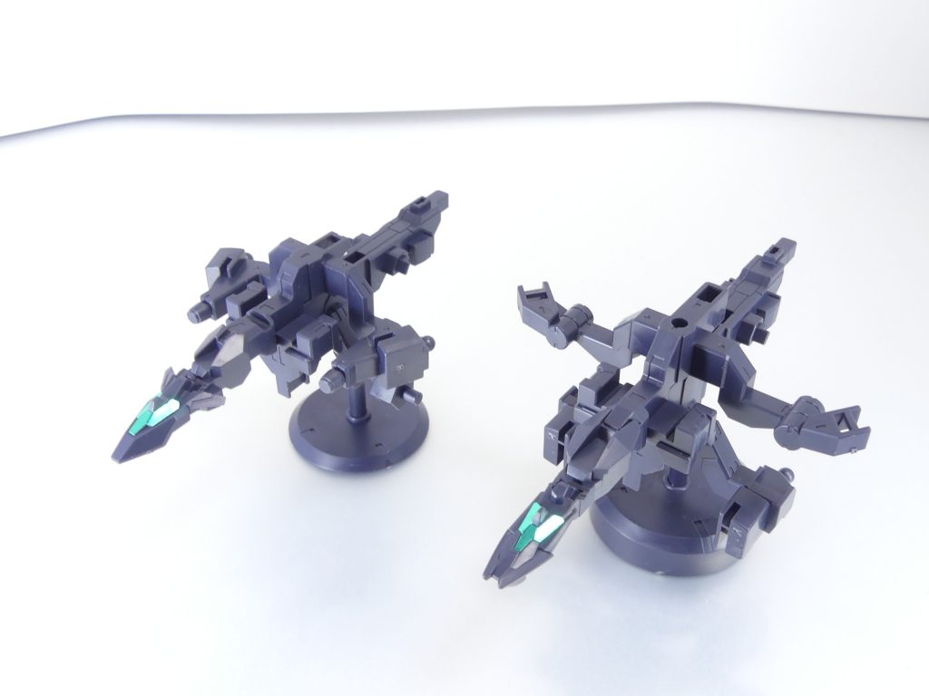 アーマー骨組み部分。左が1st用、右が2nd用。前部・後部共に大きく変更されシルエットの変化を演出。天面には3ミリ穴が追加されました。