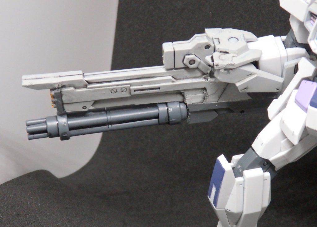 フレームランチャー。やりたかったポイント1上段にミサイル、下段にガトリング砲
ギャイースタン(メガランチャー)をベースにしています。