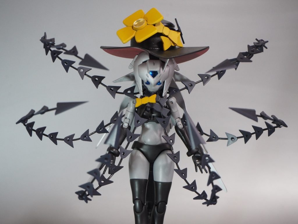 外観がサラのMS状態に酷似しているのは初めに発見されたELダイバーがサラでありプレイヤーのELダイバーのイメージとして蓄積しやすかった為。