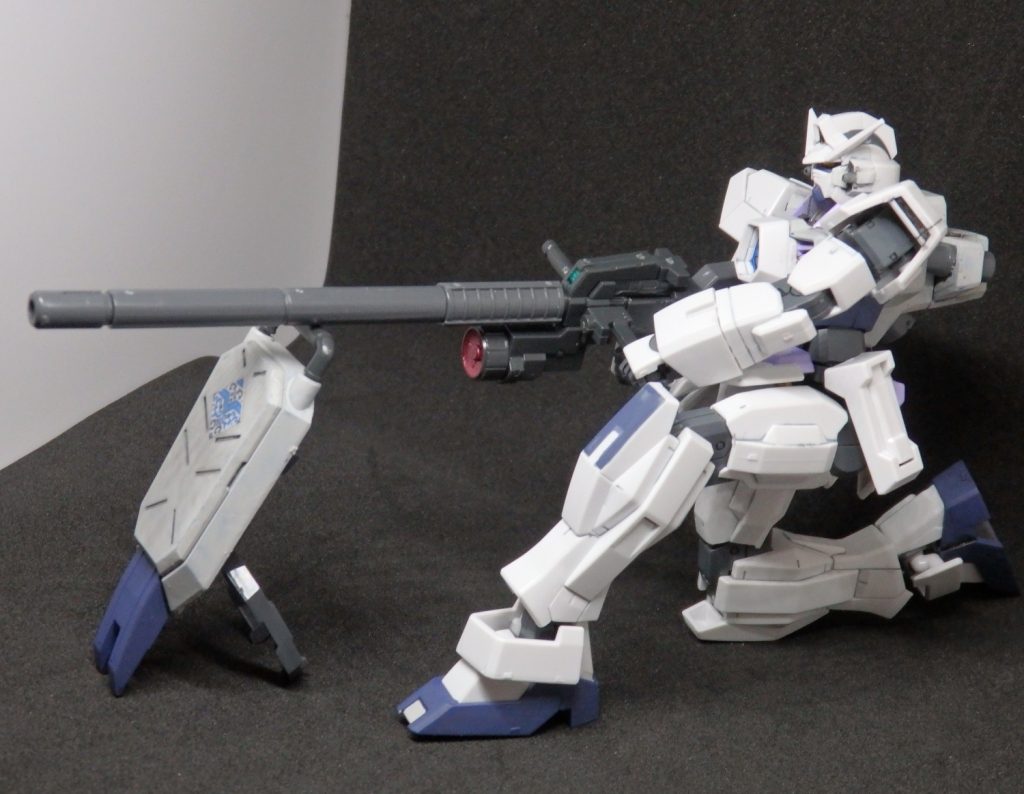 ロングライフルで輝き撃ち。やりたかったポイント3
システムウェポン3です。30MMのジョイントを加工すればAGE1の腕にもシールド装備できます。