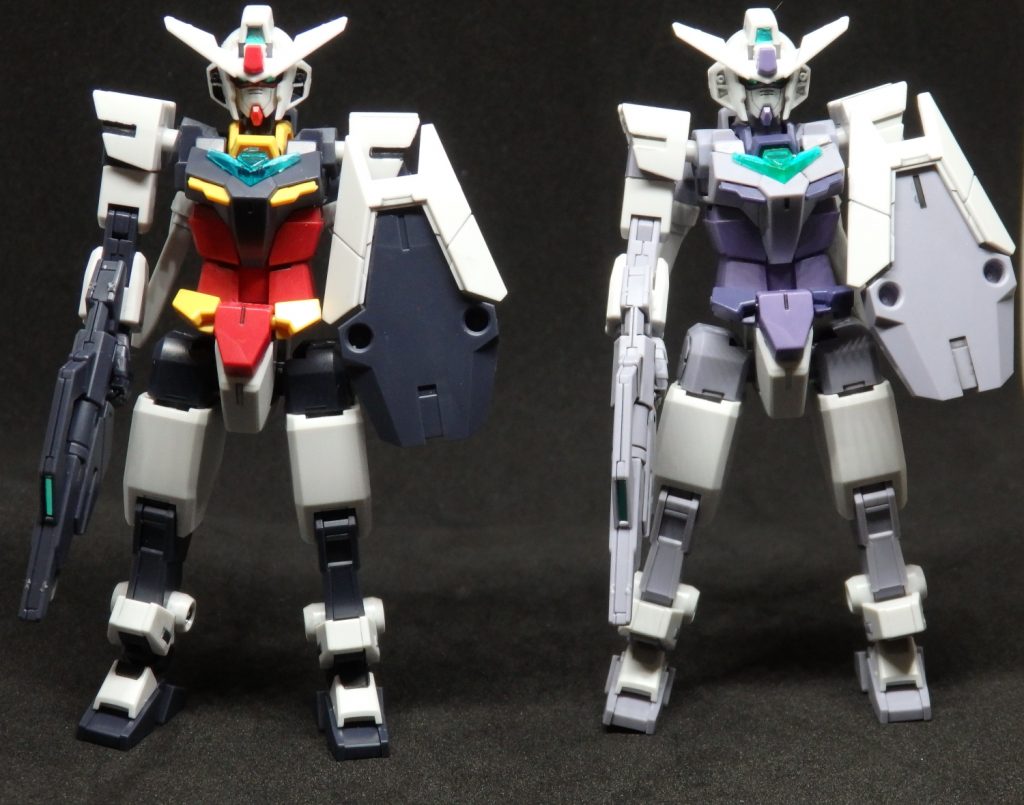 ノーマルとG3。これはキットそのまま部分塗装です。
残りの2体が違いがパッとしなかったので塗り替えました