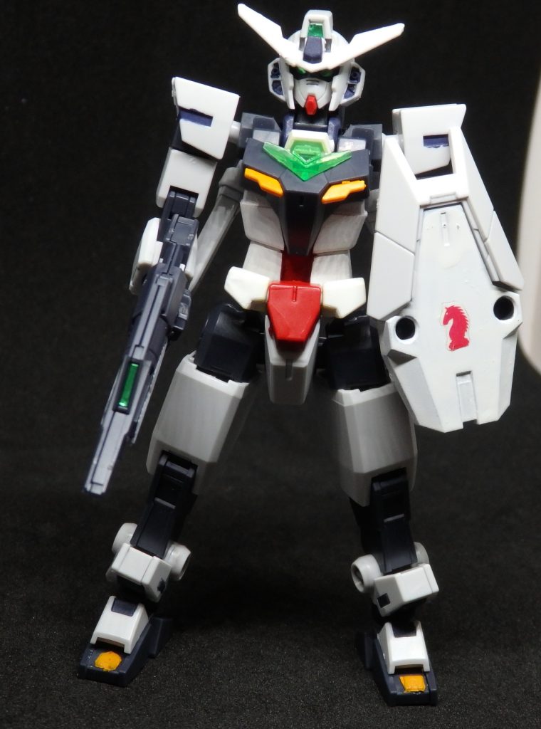 νガンダム風カラー。ジュピターヴ付属のコアガンダムはνガンダムを意識したカラーにしました。
角や隈取の色が違いますが試した感じで締まらない、合体時の見栄えを考慮して現在のカラーにしました。