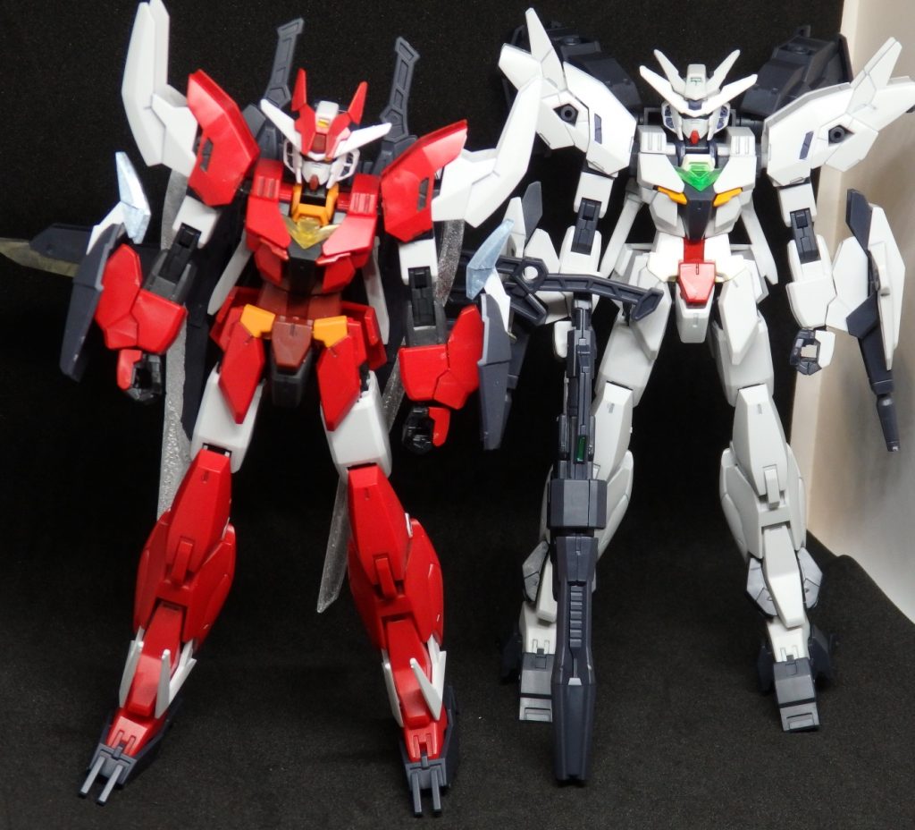 最後は塗り替えた2体にアーマーを付けて。マーズフォーはあまり変わりませんがジュピターヴは真っ白になりました。角もここでの白い4本角の方がいいかなと思い黄色から白へ塗り直しました。