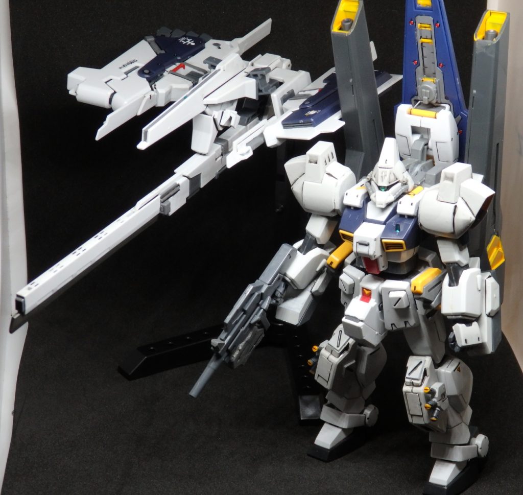 フルドドと。ヘイズルの胴体、ブーストポッドを利用しているため合体が可能です。