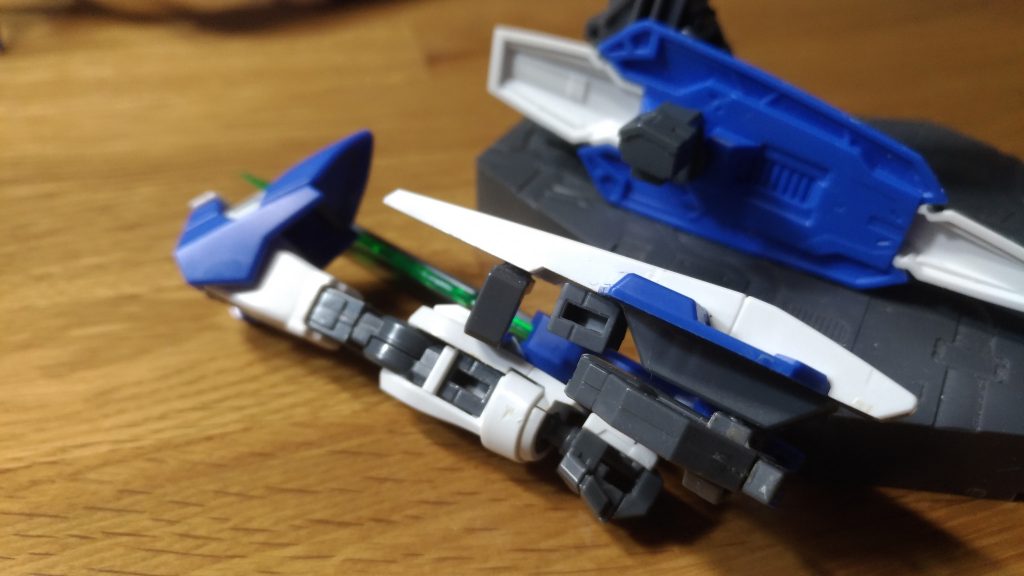 GNソードのシールド装備のためパーツ移植