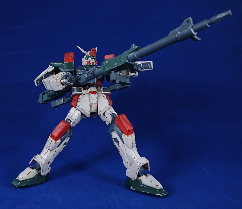 薄汚れを加えた後、リアルタッチマーカーのブラウンやガンダムマーカーのシルバーでチッピングを行いました。
最後はつや消しでトップコートを行って完成です(iori_sei)