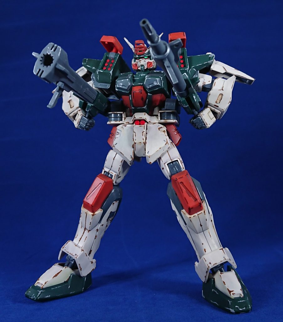 成形色のままだと明るすぎるので、リアルタッチマーカーを使用し、パーツ全体に薄汚れ加えました。