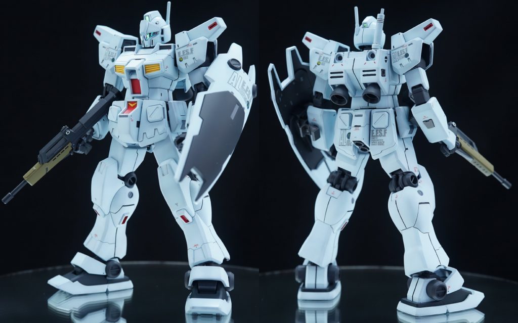 ## フル装備 前後から
フル装備でも実につつましい装備のジムカスタムさん。
0083の劇中でもジムライフル位しか使ってなかったのですが、多分描き分けるのが面倒くさかったんだと思っています。
しょぼんぬ的にはこの機体は『アルファ・A・ベイト機』という設定で、管制番号も