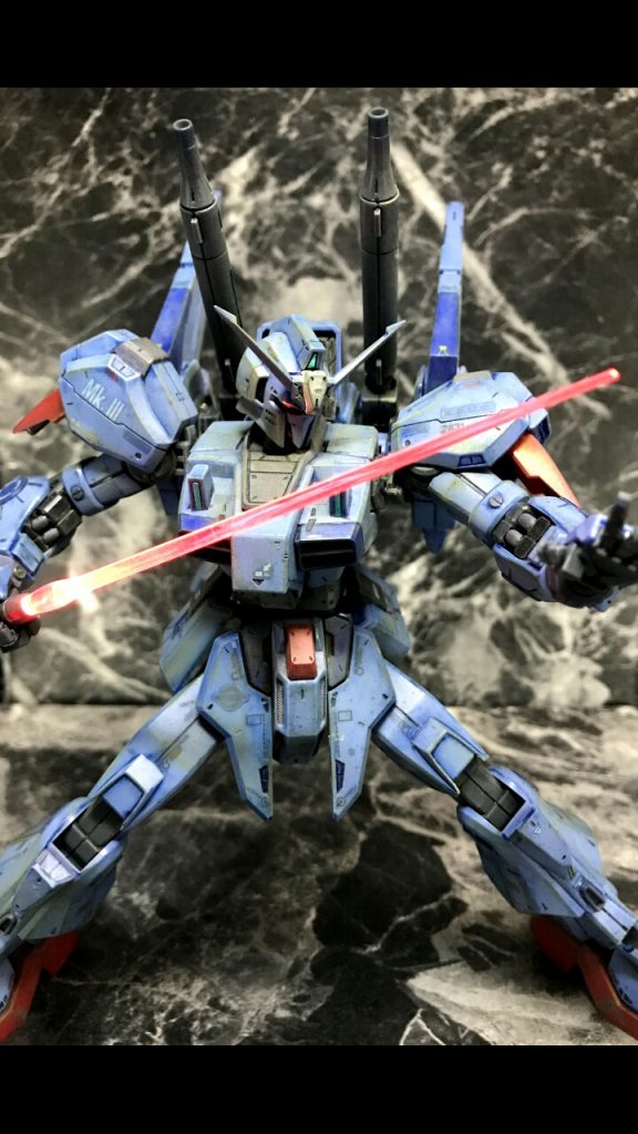 LEDソードを持たせてみました。