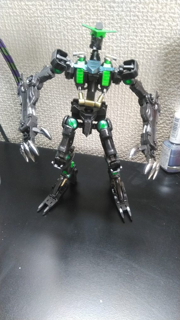 内部フレームです。手足のギンギラギンの爪がカッコイイと思ってます!!!!