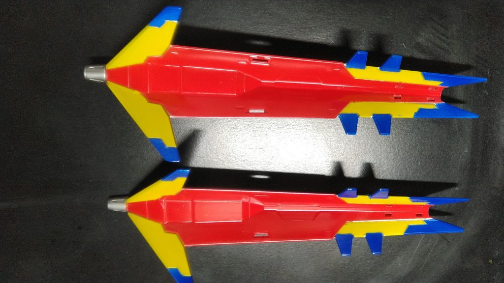 本体はメタリックで、武器はアニメみたいな単色?で塗ってみました。メタリックと単色の違いが何かの参考になれば幸いです!!!!