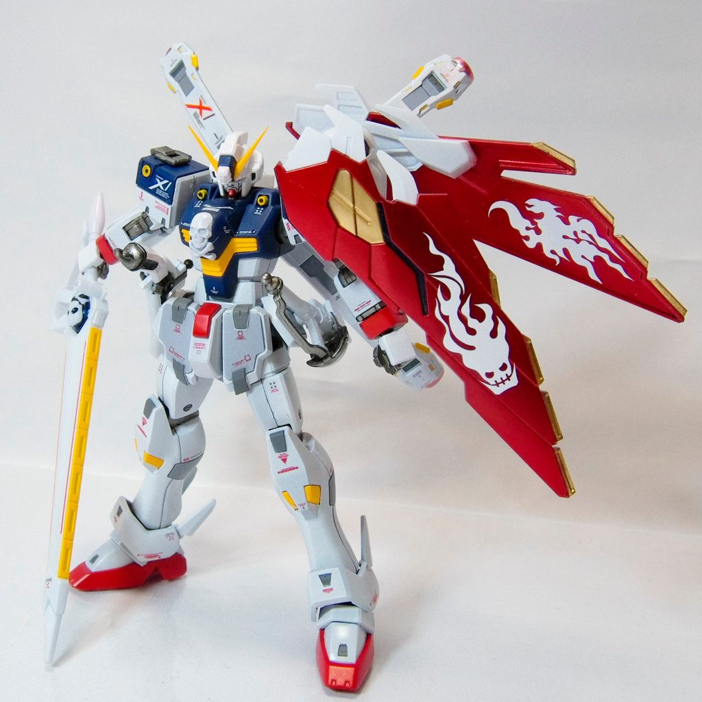 【フロントビュー】
本体はグレーで塗装してからホワイト、ニューホワイトを重ねて塗り分けてみました。