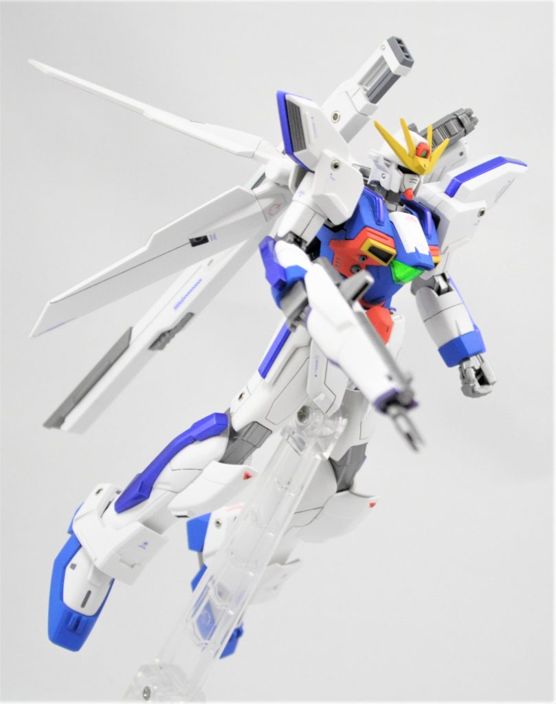 スタンドを使ってホバリングモード。
首が若干埋まり気味かと思ったので、1ミリほど延長しています。