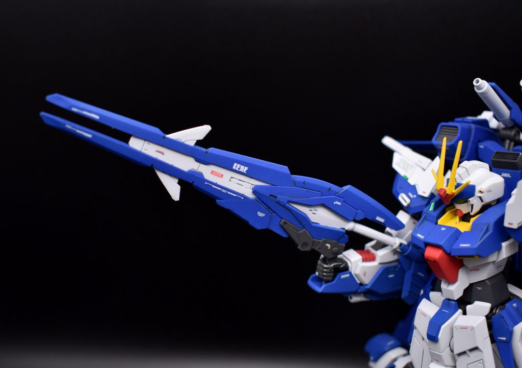 主兵装のカレトヴルッフフェーダー。
接近戦での使用は考慮されいていない為、ソードモードはオミット。