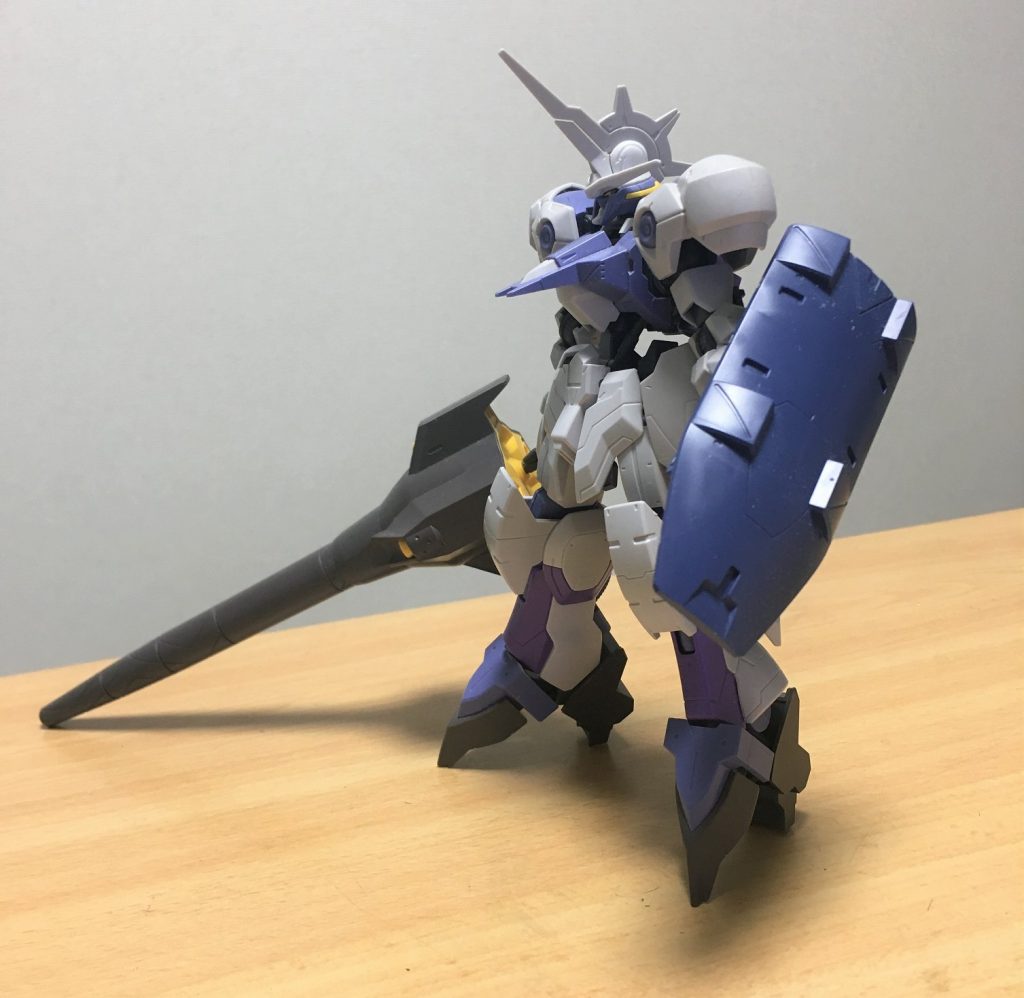 初期段階。トルーパーの盾では迫力不足に感じたので大型化。