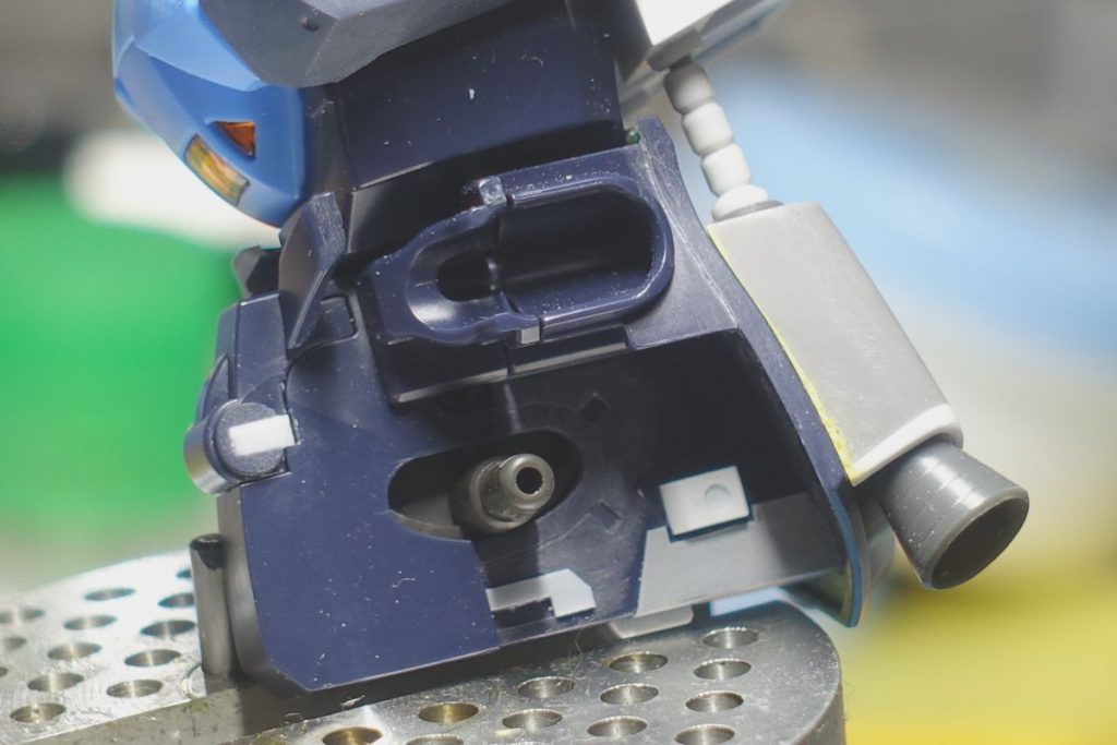 全然見えない股間のディテールアップ
腰につくバーニア基部もスカートにピッタリフィットさせてます