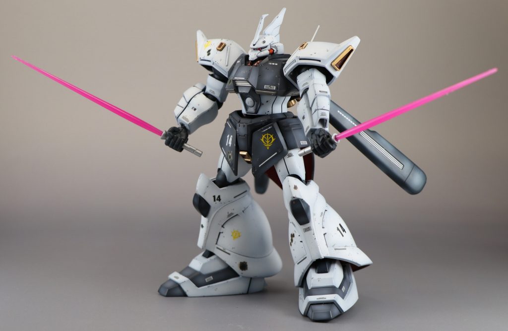 ゲルググイエーガーは薙刀でなくビームサーベル装備なんですね、これもプレミアムバンダイ仕様です。