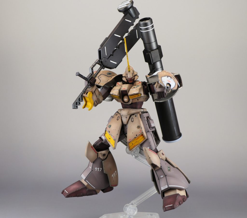 シールドに内蔵された銃身も細かく塗り分け