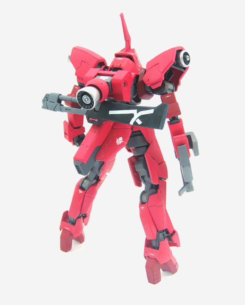 後面
斧ではなく百錬の刀に変更、鞘を艶消しブラックにラインを入れることでそれとなくおしゃれに（笑)