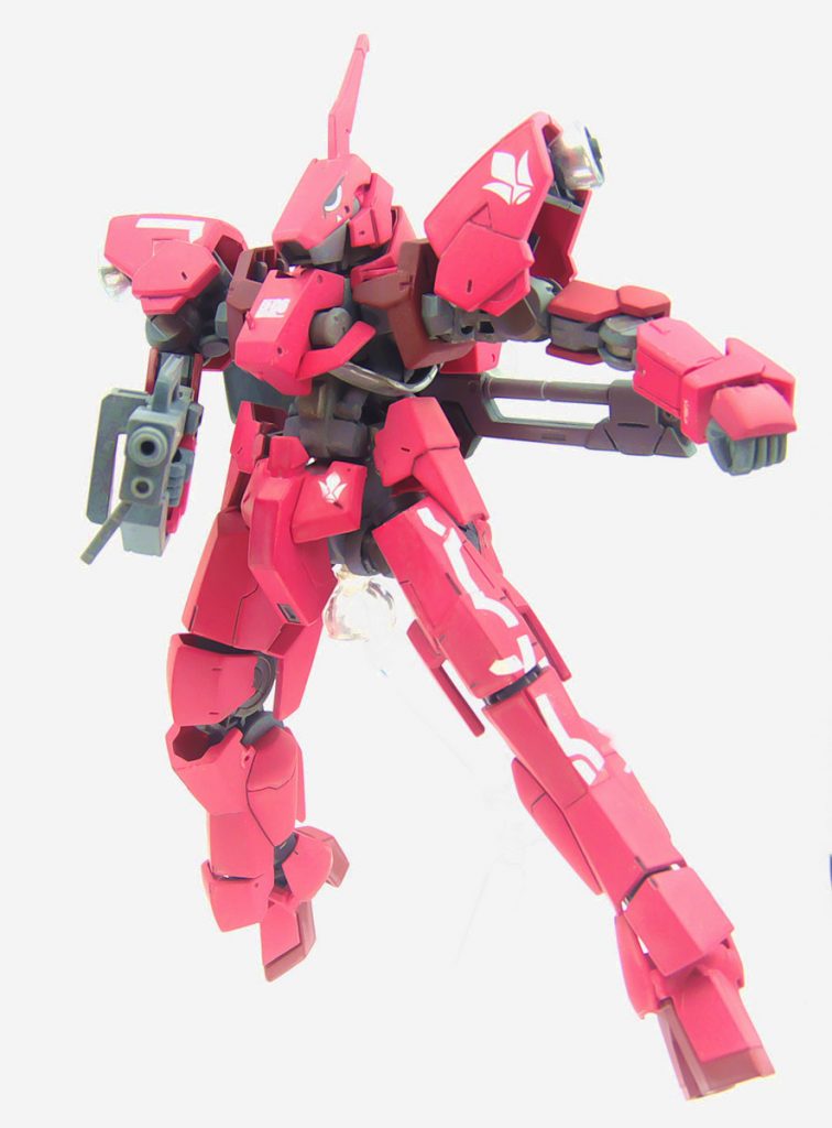 流星号、狙い撃つぜ！
モデグラのデカールをそのまま使わず、右上から左下に向けてつながるようにデカール使ってみました。

うまく色が拾えてなくてこの色が一番実物の色に近いかも