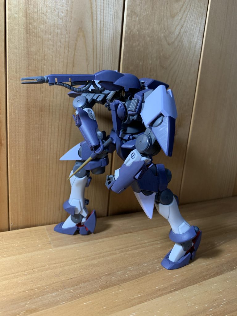 武装は短いサーベルとゲテモノ要員の頭ビーライのみ、戦いやすそうですね