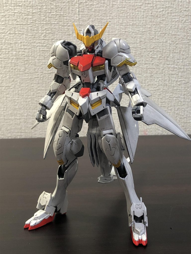 羽収納形態
色も変更してます。ゼダス部分も白くして騎士のような雰囲気に