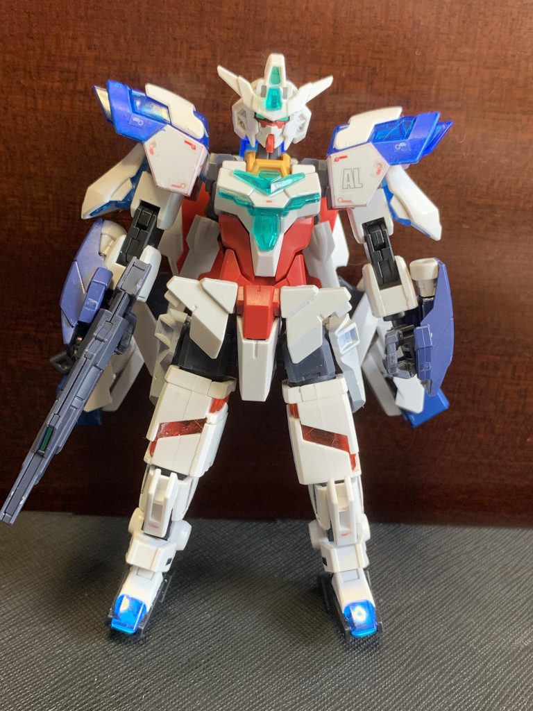 まずは正面、コアガンダムIIの体に変更したことで身長が少し伸びました!
体と顔以外はそのまま引き継ぎです。
コアスプレーガンを新たに装備させることで遠距離戦も対応できるようになりました。