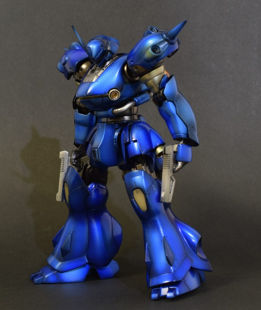 肩パーツは上下のボリュームバランスを考えて元ケンプファーのものを選択しました。首も2ミリ伸ばしています。