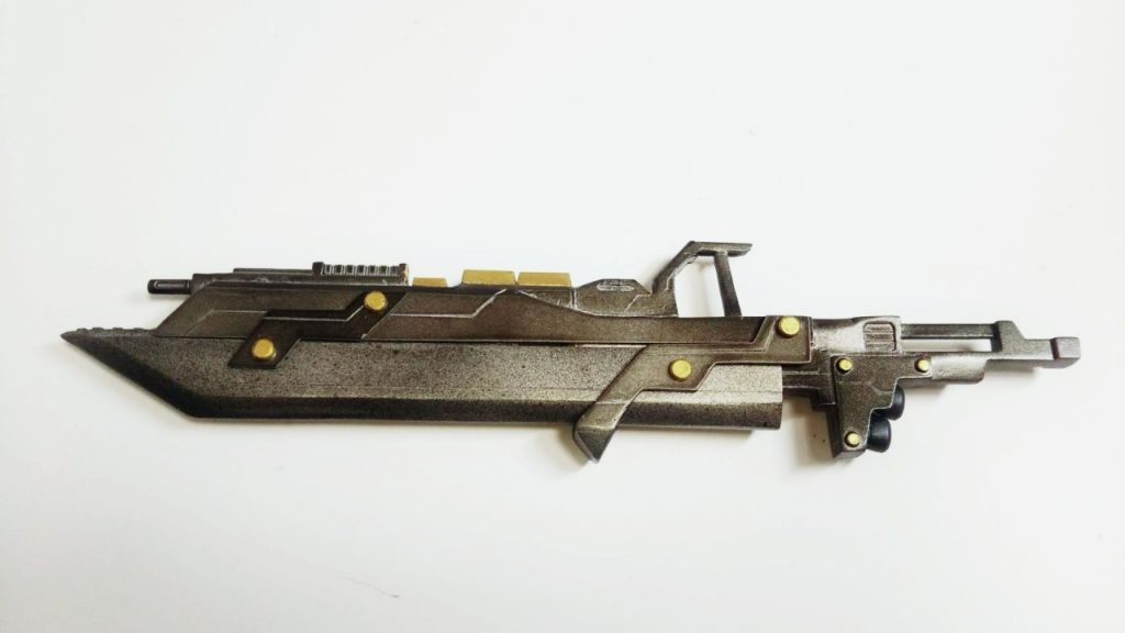 武装1 大型ガンメイス
今回これが一番時間かかりました。
8割スクラッチで作成しています
隠し武装(必殺技的な)のギミックを仕込むのにだいぶ苦労しました(隠し武装は後程紹介)
持ち手のところにブースターもあるため攻撃時の加速、また背中にマウントしてる際は移動時の補助ブースターにもなります。