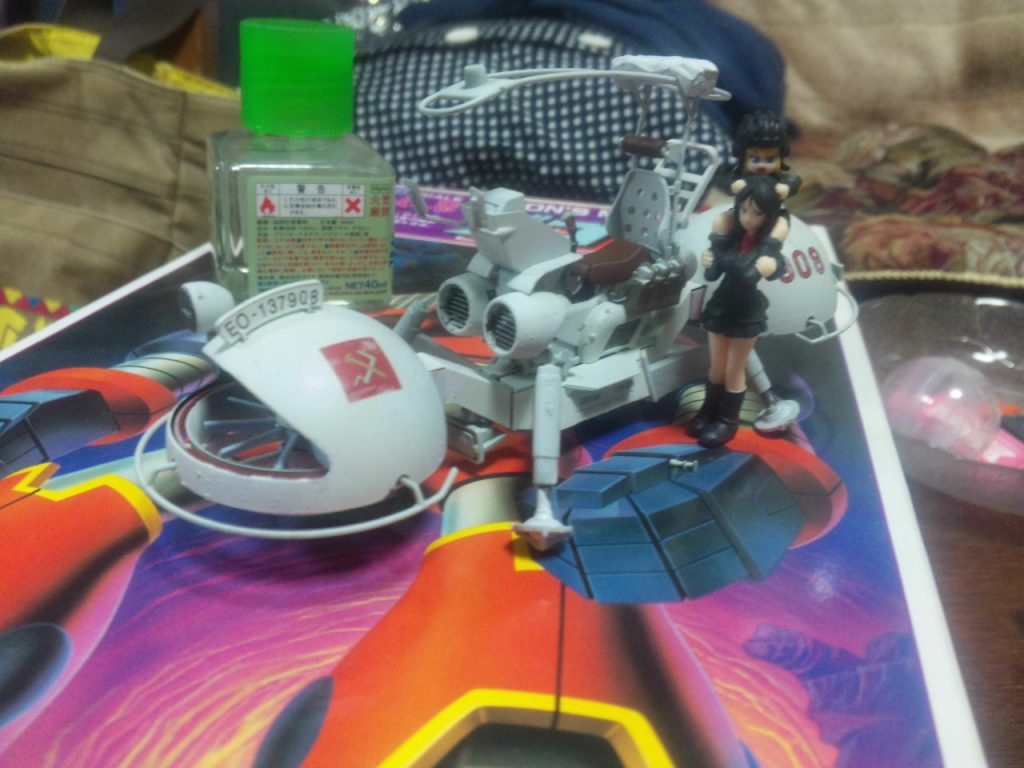 タミヤのスプレーをサーッして、スグミとデカールとドライブラシぐらいです。