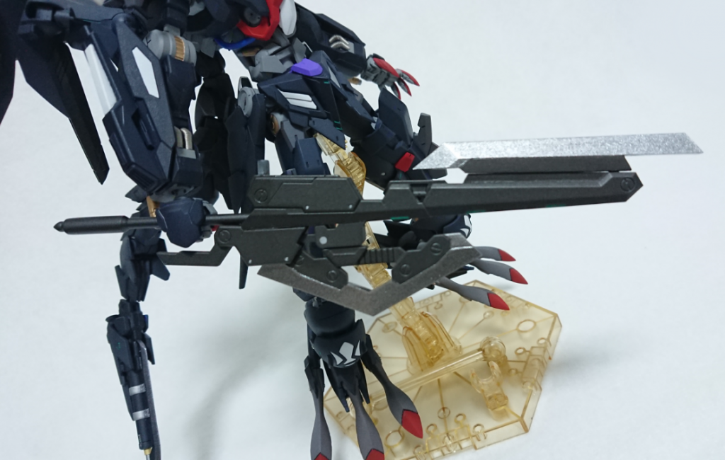 剣斧(収納状態)モンハンのスラッシュアックスがモチーフの武装になります