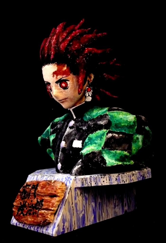 目の周りはパテで埋めておりますが
全体的な輪郭は、ほぼアスランのままなので大人っぽい顔つきです。
その影響で原作・アニメとは顔つき・目つきも違うのですが
まぁ、ファンアート…という事で(;´Д`A “