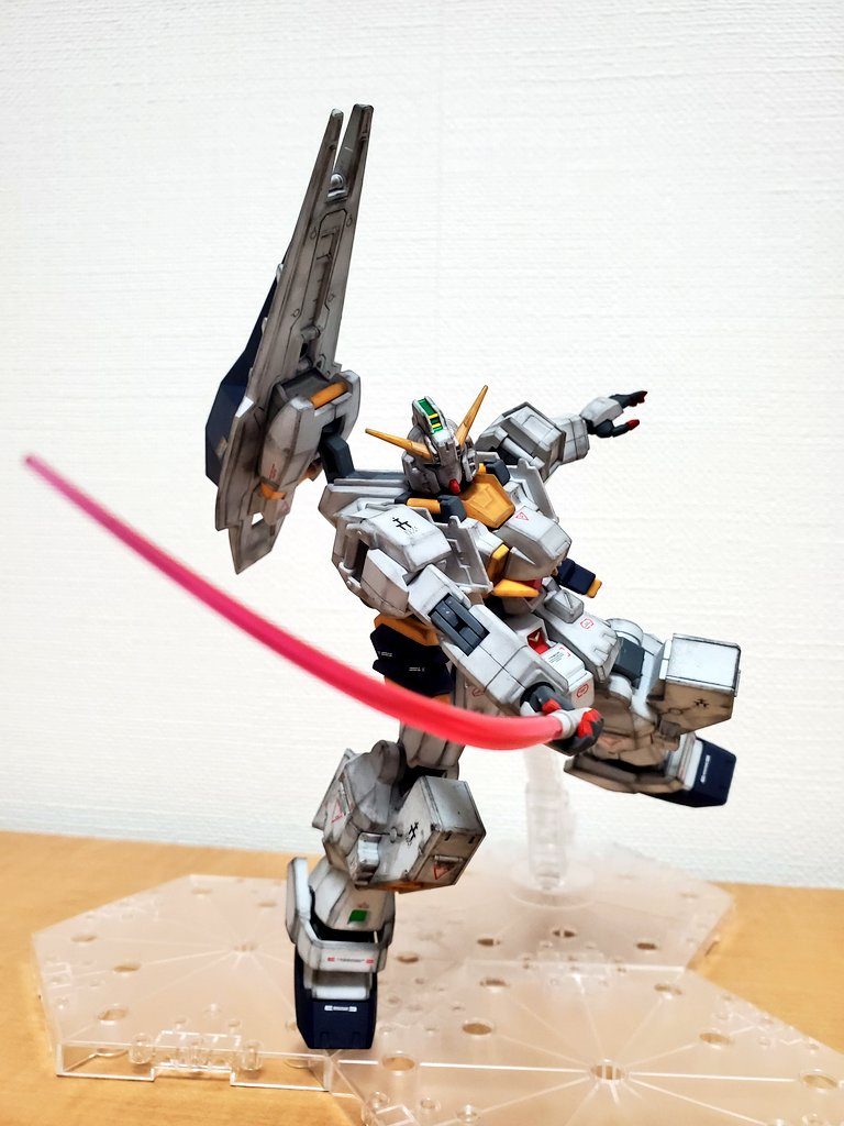 まずはTR-1ヘイズル改の胴体部をプリムローズに置換した形態。調べたところ特に名称がないのでTR-1ヘイズル改二と勝手に命名しました。
ヘイズル改よりも拡張性は高いですが追加オプション無しではヘイズル改と戦闘能力に差はありません。