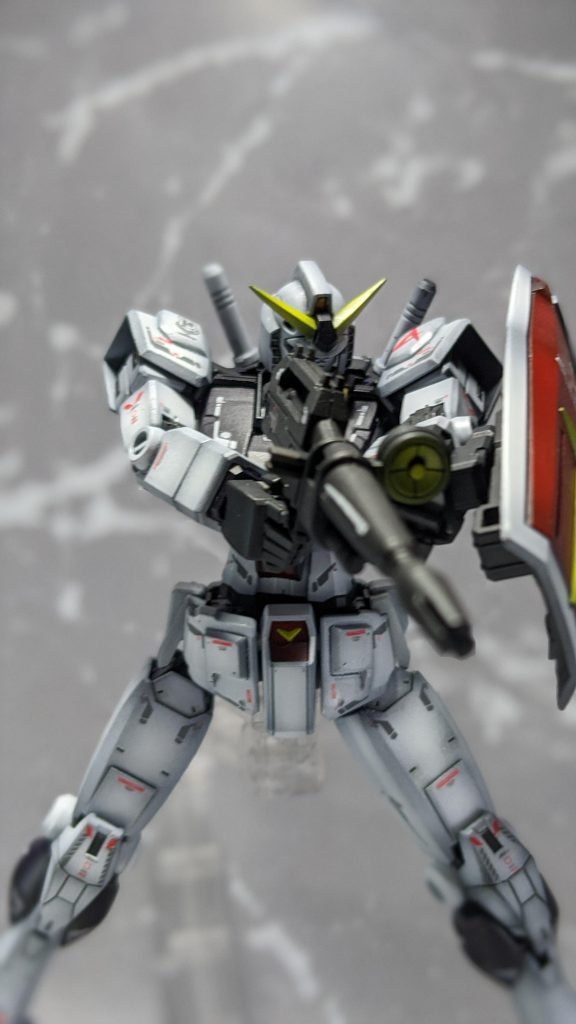 可動域が凄くて、ビームライフル両手持ちが簡単にできる