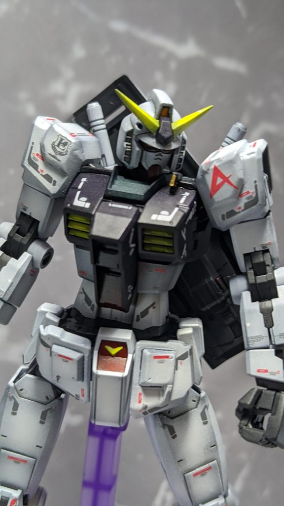 肩はνガンダム風にちょっと盛ってます