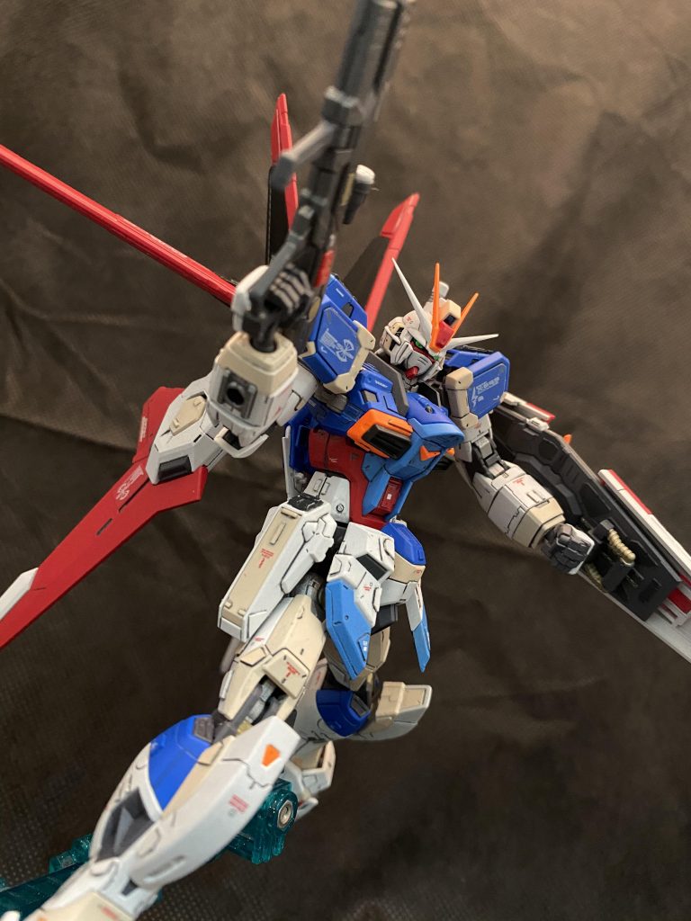 白×灰のキット成形色を、白×ベージュに変えました。