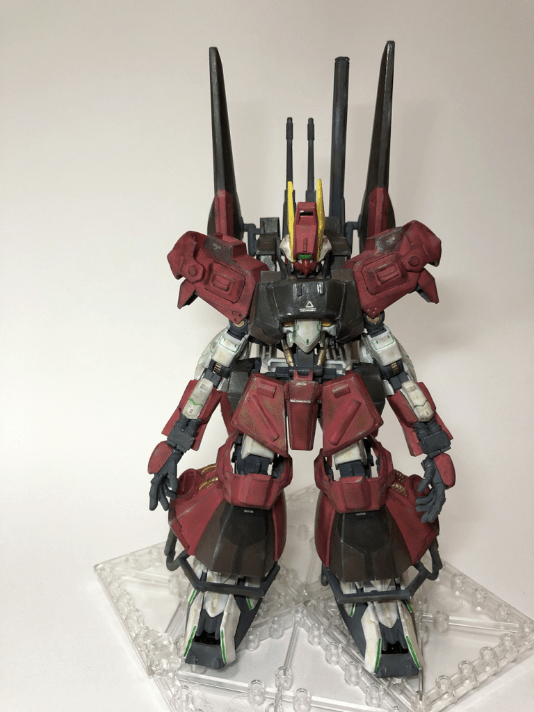 ◻️基本情報
・古いの機体につき外装は何度も取り替えられている
・ガンダムフレームの内部機構にも手を加えられている
・コックピットは完全に別物
・地上戦を得意とし、バックパックと脹脛にあるブースターによって高速移動が可能
・名前の由来は古代地球で希望峰を回ったバルトロメイ・ディアスから