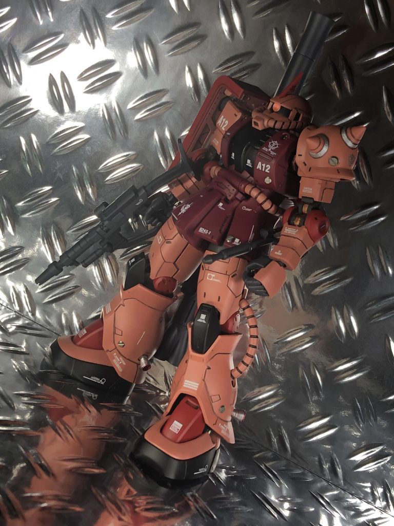 HGオリジン版ザクⅡシャア専用カラー–2枚目/制作者：ぽんじゅ