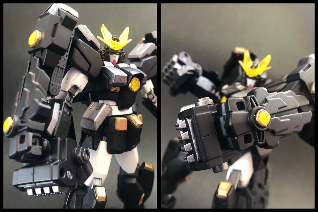 ## クロガネ・金剛雷電形態
金剛と雷電を連結した、攻撃特化形態。
パワーに全振りすることで攻撃力は著しく高くなるが、上半身が重量過多(=ブースター使用不可)になるため運動性が低下するのが難点。