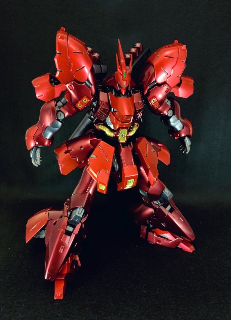 まずは立ち姿。装備がなくても驚きのかっこよさ。