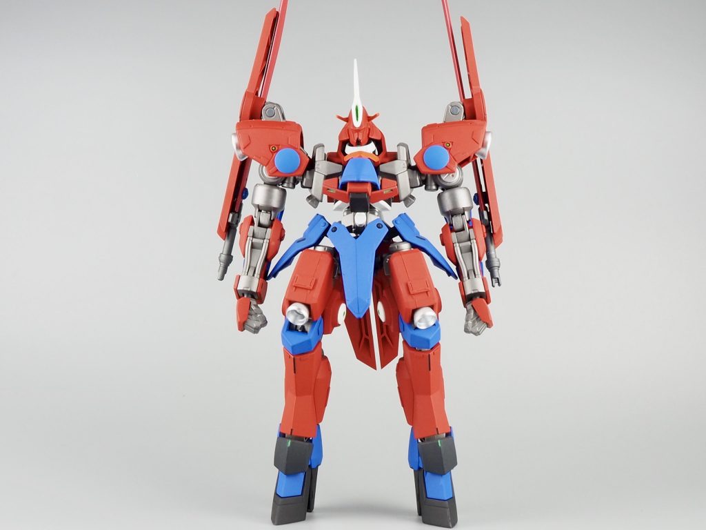 塗装はいつものファレホをエアブラシ塗装見えにくいがアイなどの蛍光グリーンはガイヤノーツのエナメルを使用。バーニアの塗装はガンダムマーカーEXシャインシルバー、アンテナなどの白パーツはニューホワイトを使用。フレーム部分はファレホメカカラーDARK STEELを使用した。