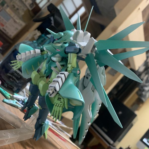 ララァ専用ルシファー追加装備しました