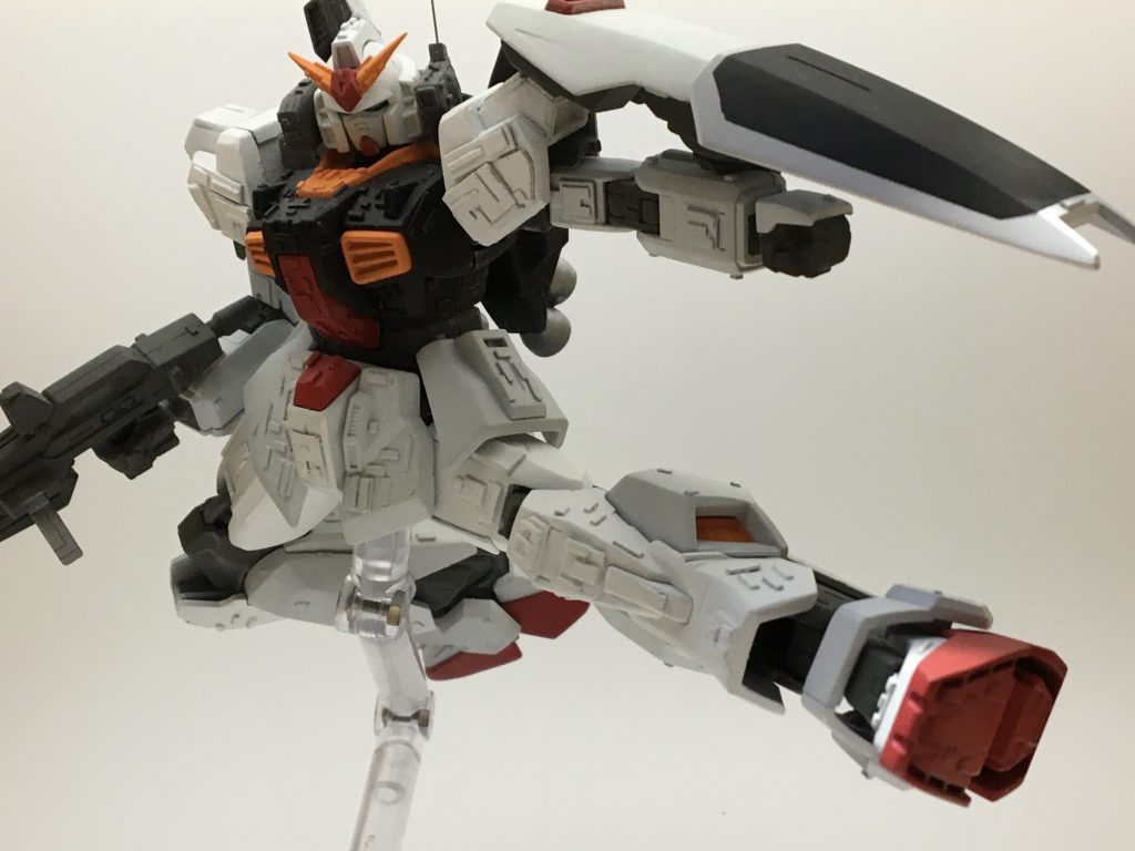 おなじみの蹴り